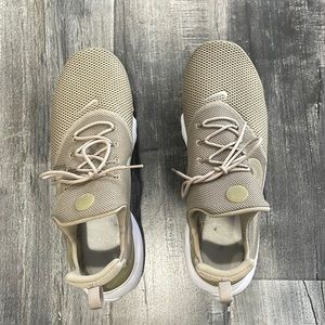 Gently used Nike Presto Fly
